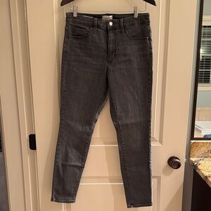 Universal Thread Women's Dark Gray Skinny Jeans